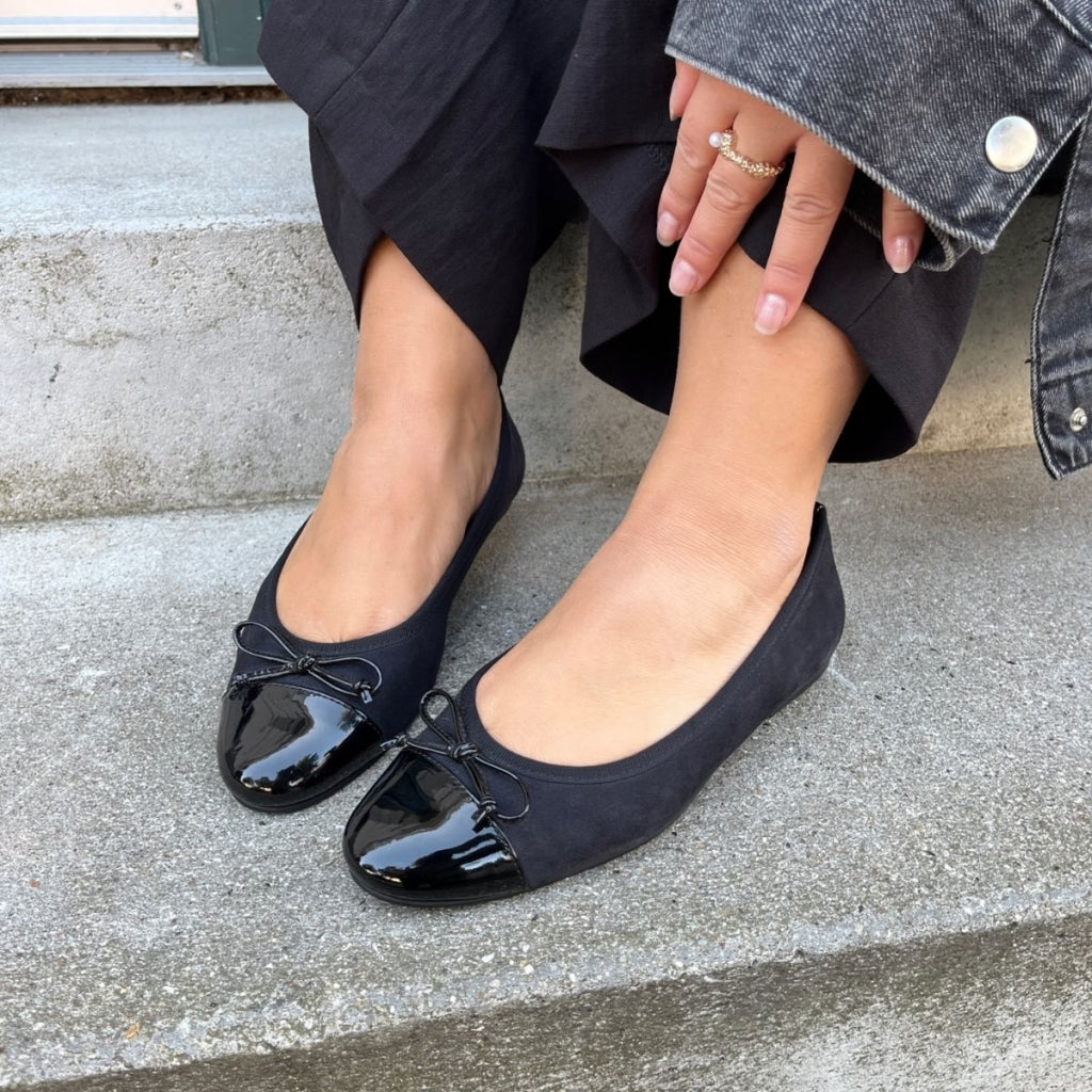 Black ballerina flats on sale