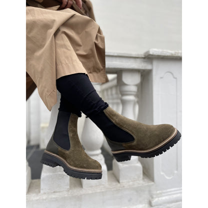 Copenhagen Shoes by Josefine Valentin FALL 21 Suede Stiefel 099 Army