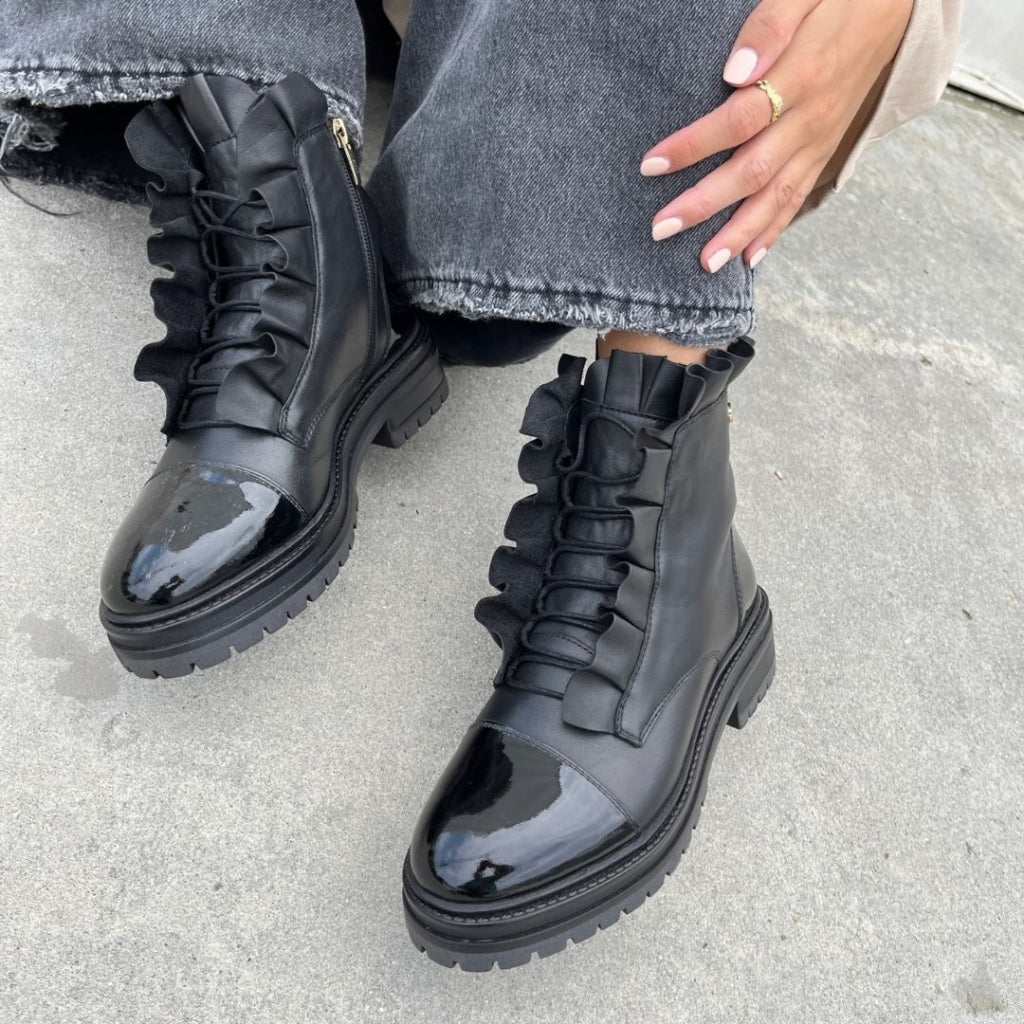 Black patent leather work shoes online